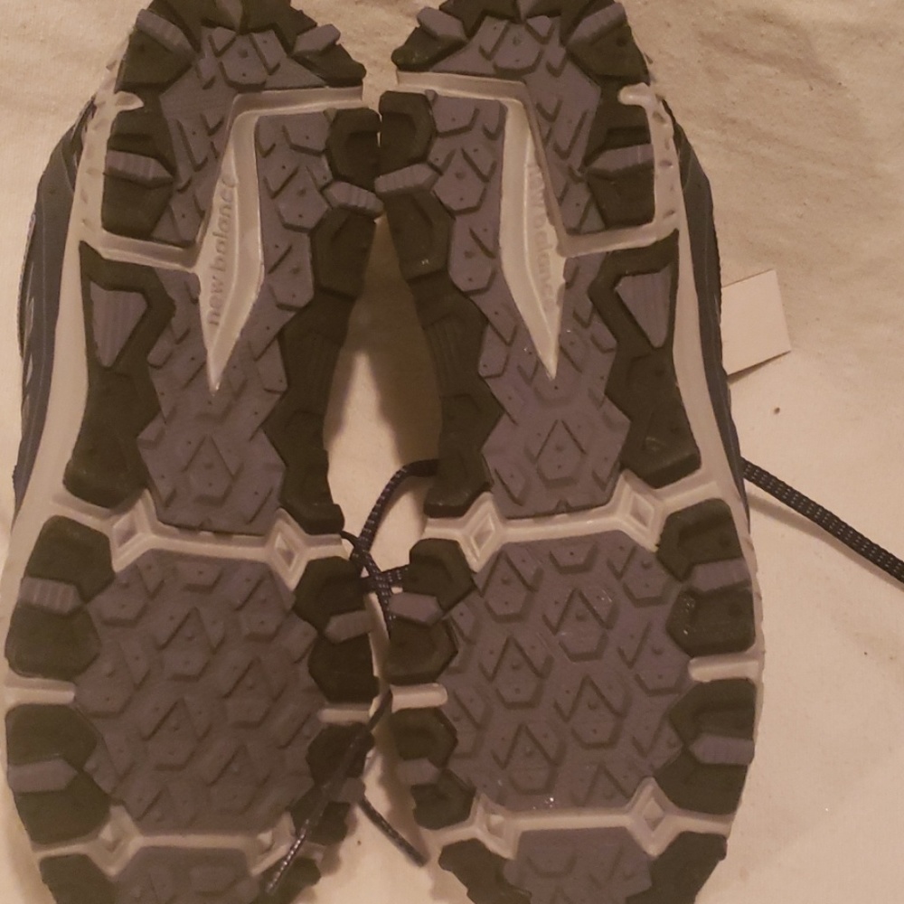 Shoe - Picture 3 of 3